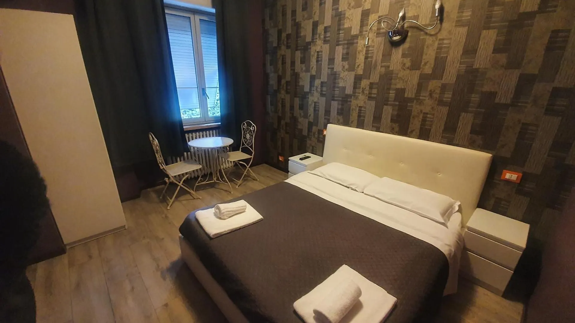 Hotel Sira House Milano Pensión
