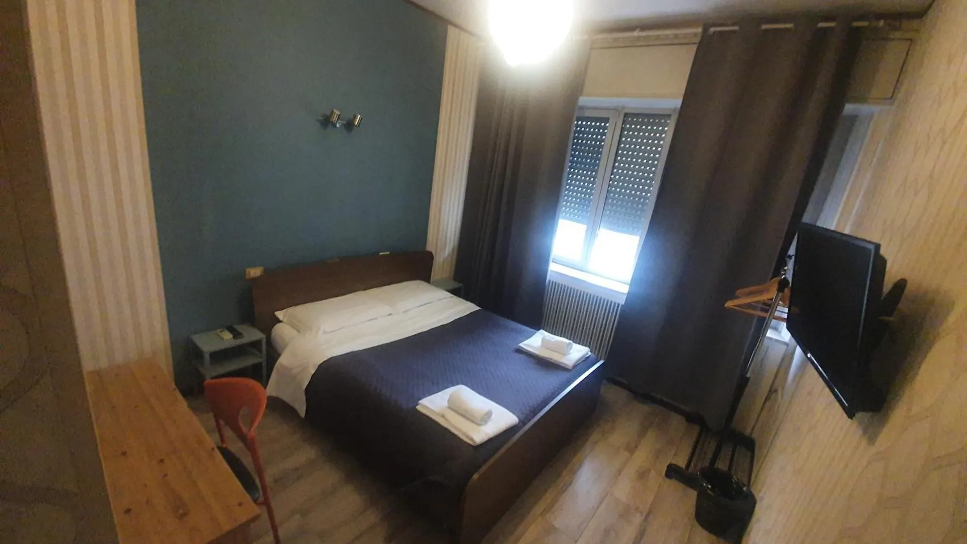 Hotel Sira House Milano 2*,  Italia