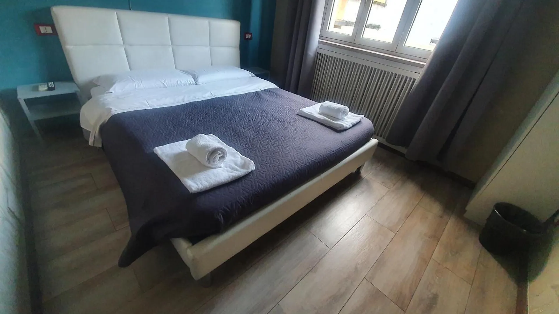 Hotel Sira House Milano Pensión