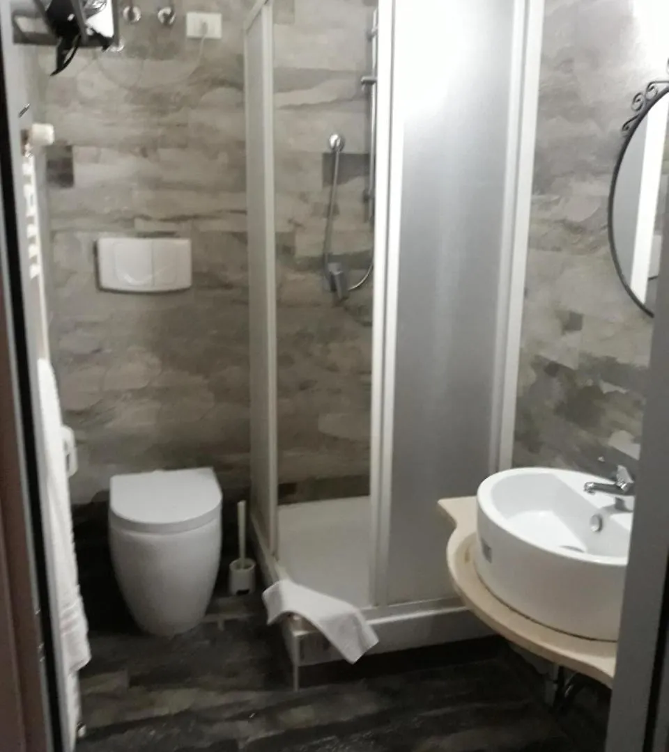 Hotel Sira House Milano 2*,