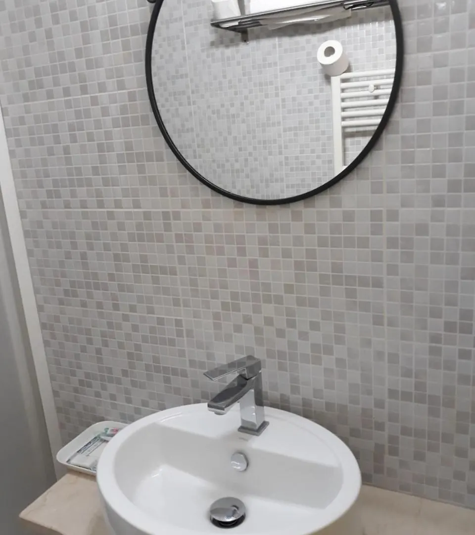 Hotel Sira House Milano Pensión