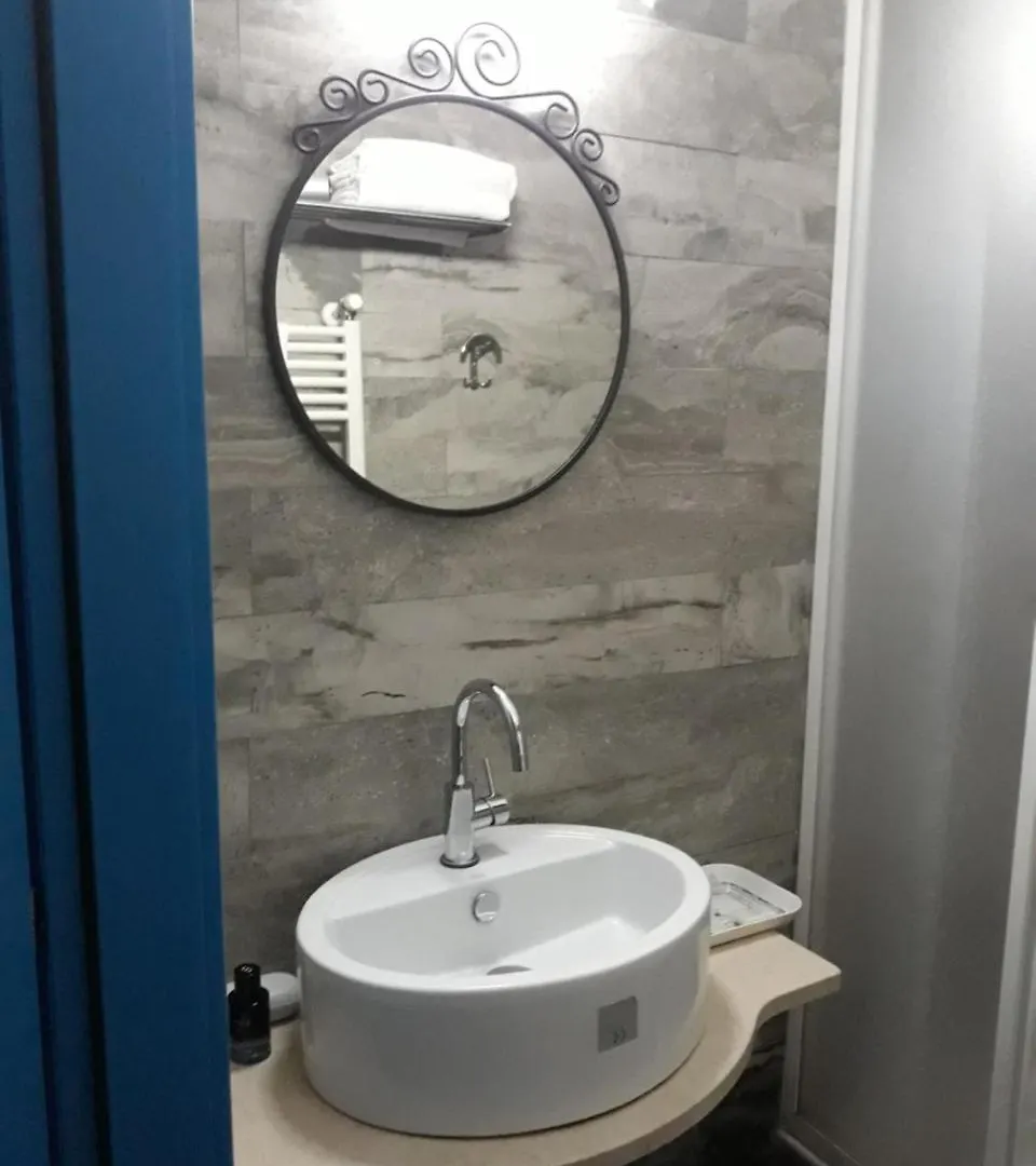 ** Pensión Hotel Sira House Milano Italia